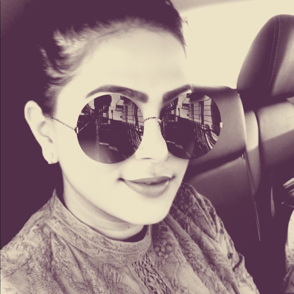 Meet your Posher, Shweta